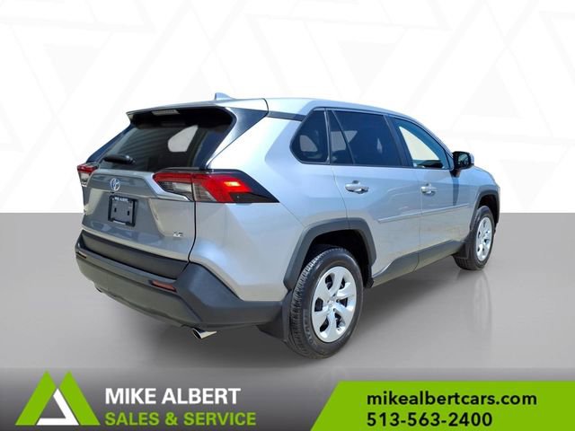 Used 2022 Toyota RAV4 LE FWD image 7