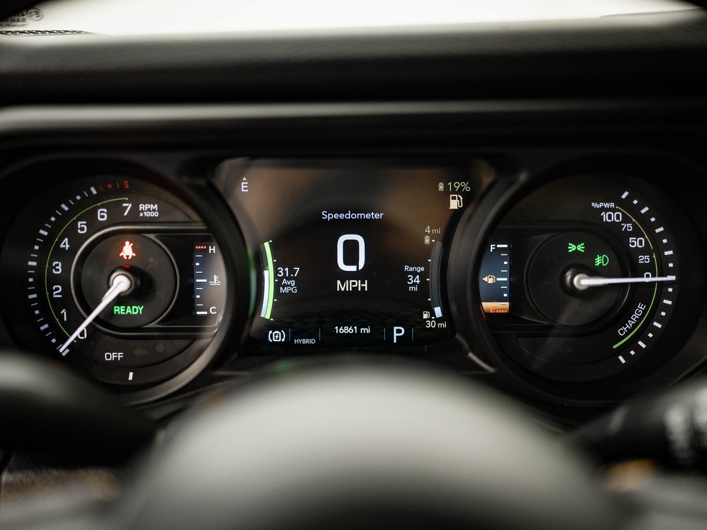 Used 2024 Jeep Wrangler Unlimited image 31