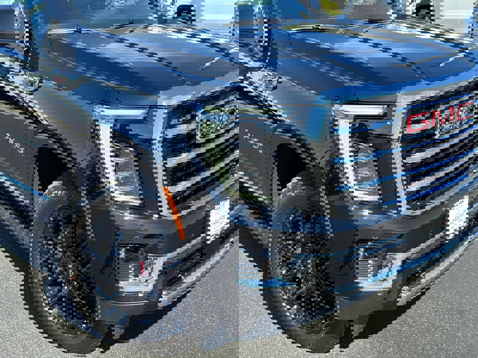 Used 2026 GMC Yukon Elevation image 3