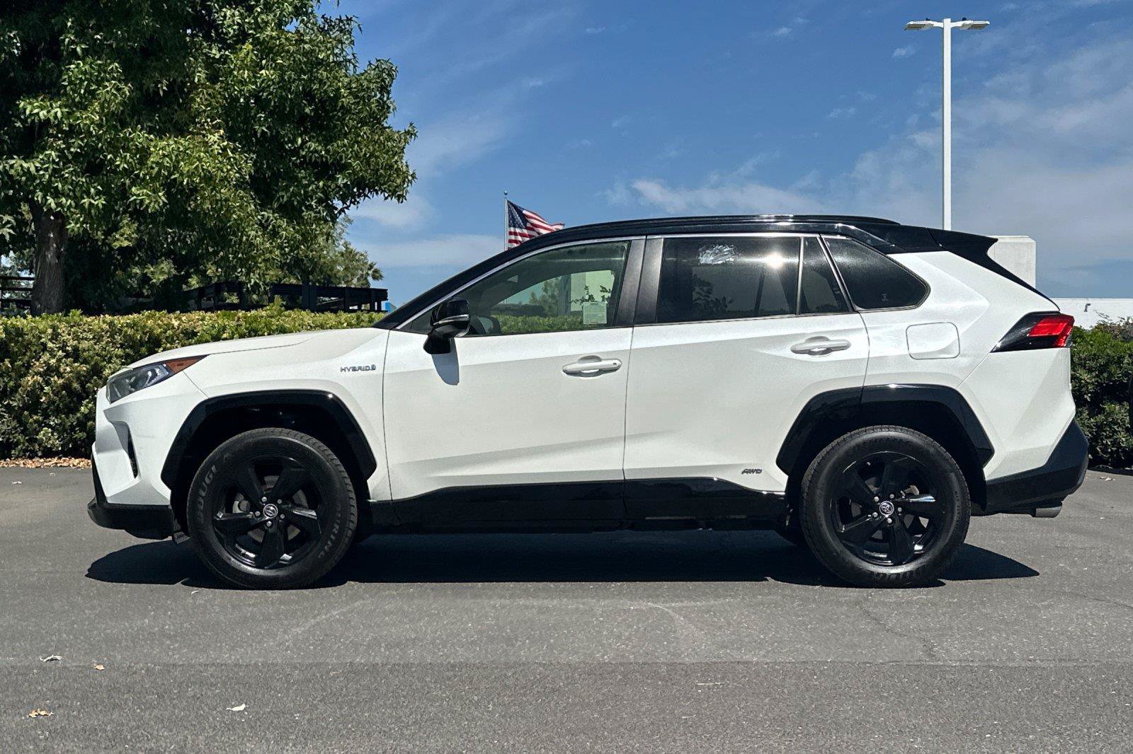 Used 2019 Toyota RAV4 XSE w/ Carpet Mat Package AWD/4WD image 6
