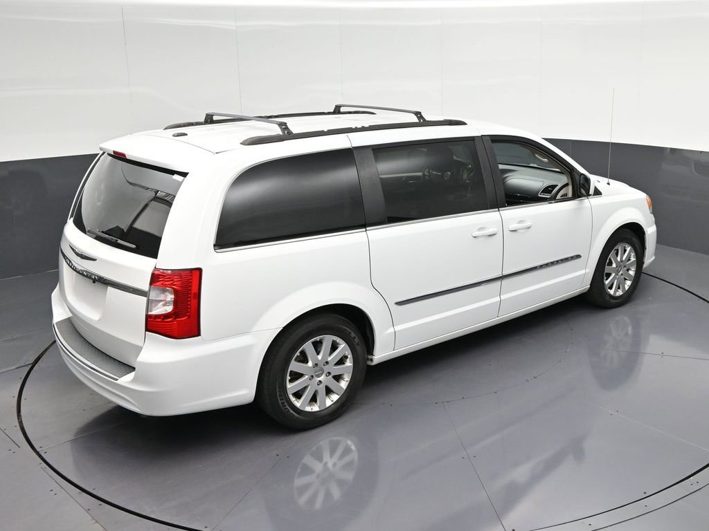 Used 2016 Chrysler Town & Country Touring FWD image 24