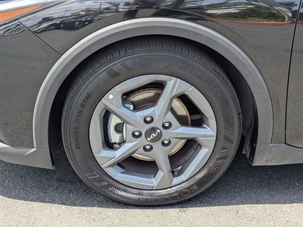 Used 2025 Kia K4 FWD image 13
