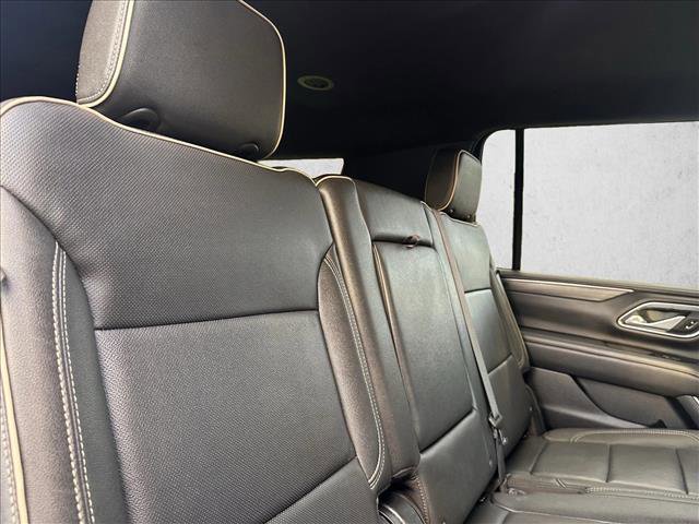 Used 2023 GMC Yukon XL SLT image 28
