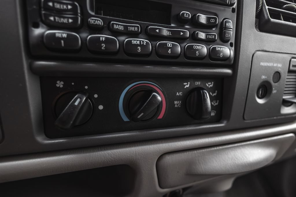 Used 2001 Ford F250 XLT AWD/4WD image 18