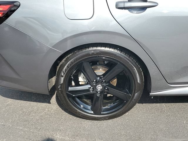 Certified 2023 Nissan Sentra SR w/ Midnight Edition Package FWD image 5
