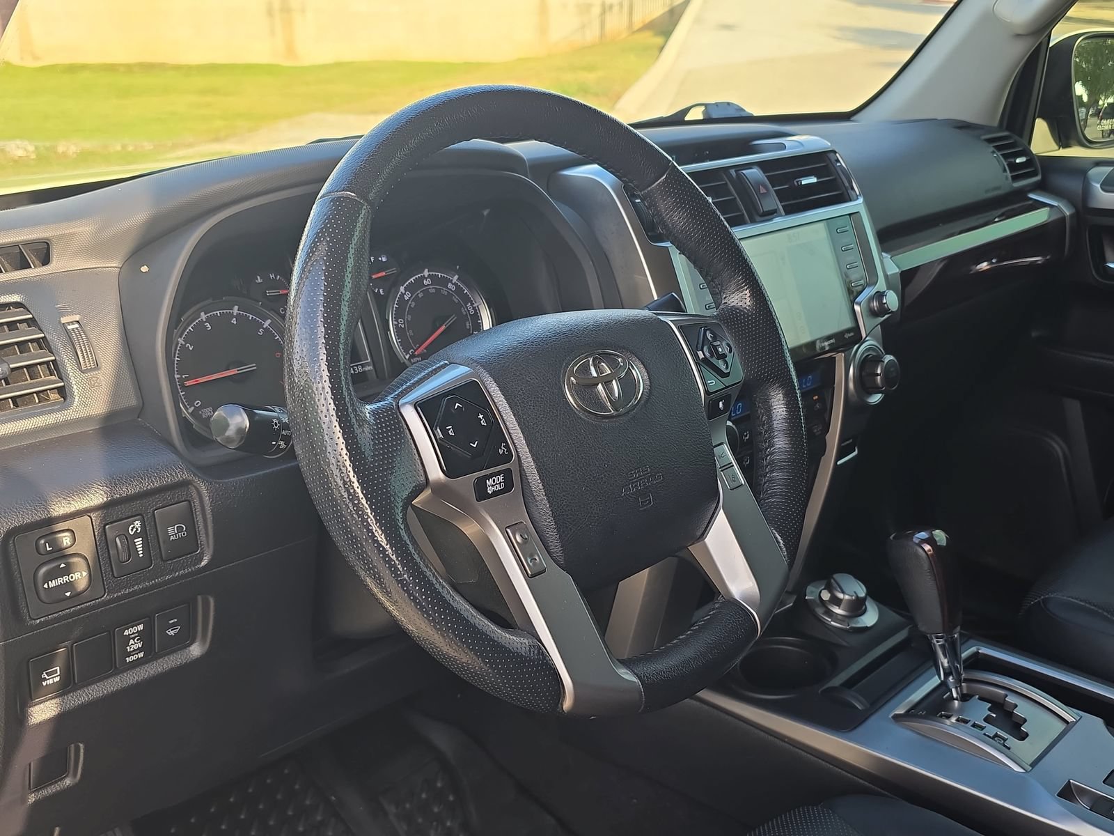 Used 2023 Toyota 4Runner Limited AWD/4WD image 13
