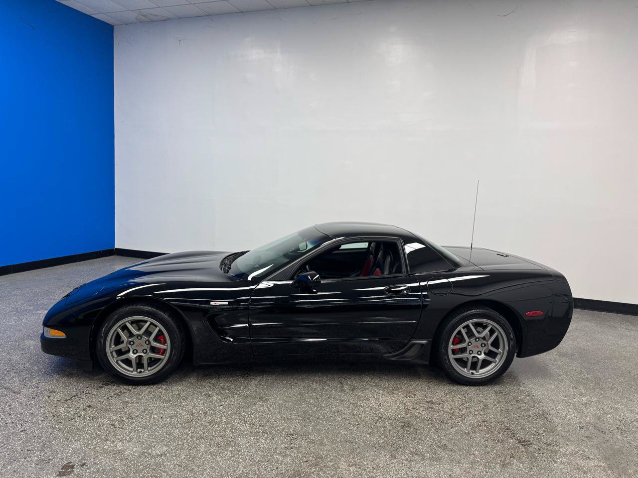 Used 2004 Chevrolet Corvette Z06 w/ Memory Package RWD image 6
