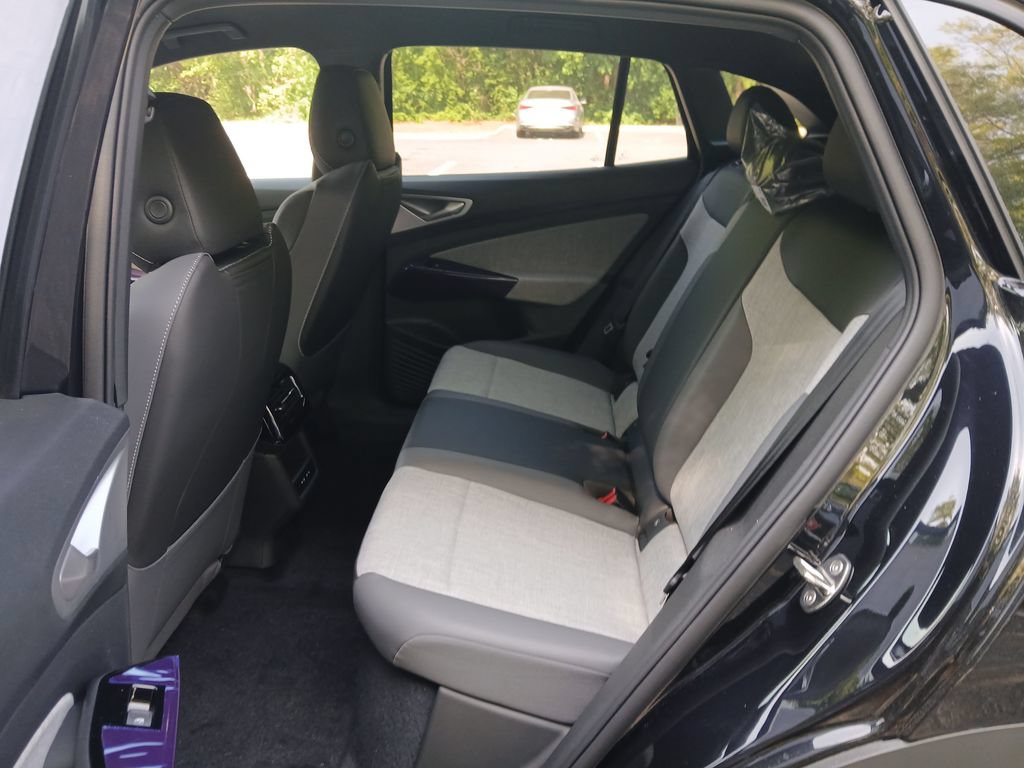 New 2026 Volkswagen ID.4 Pro RWD image 24