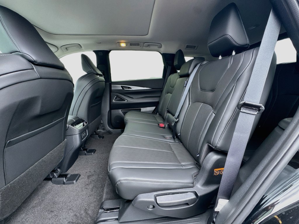 New 2027 INFINITI QX60 Luxe w/ Cargo Package FWD image 26