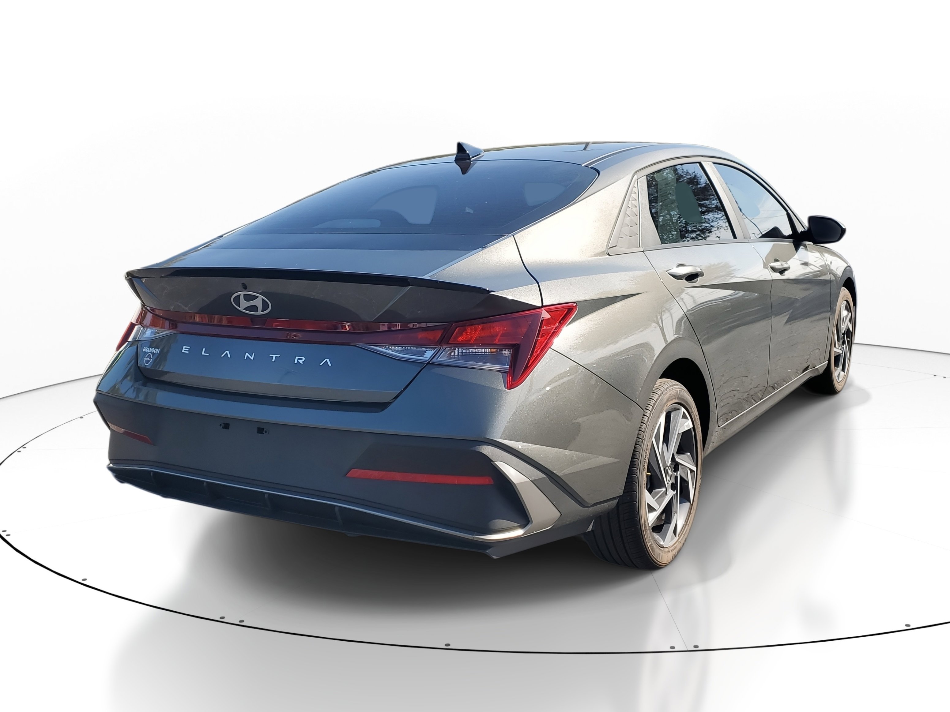 Used 2025 Hyundai Elantra Sport image 7