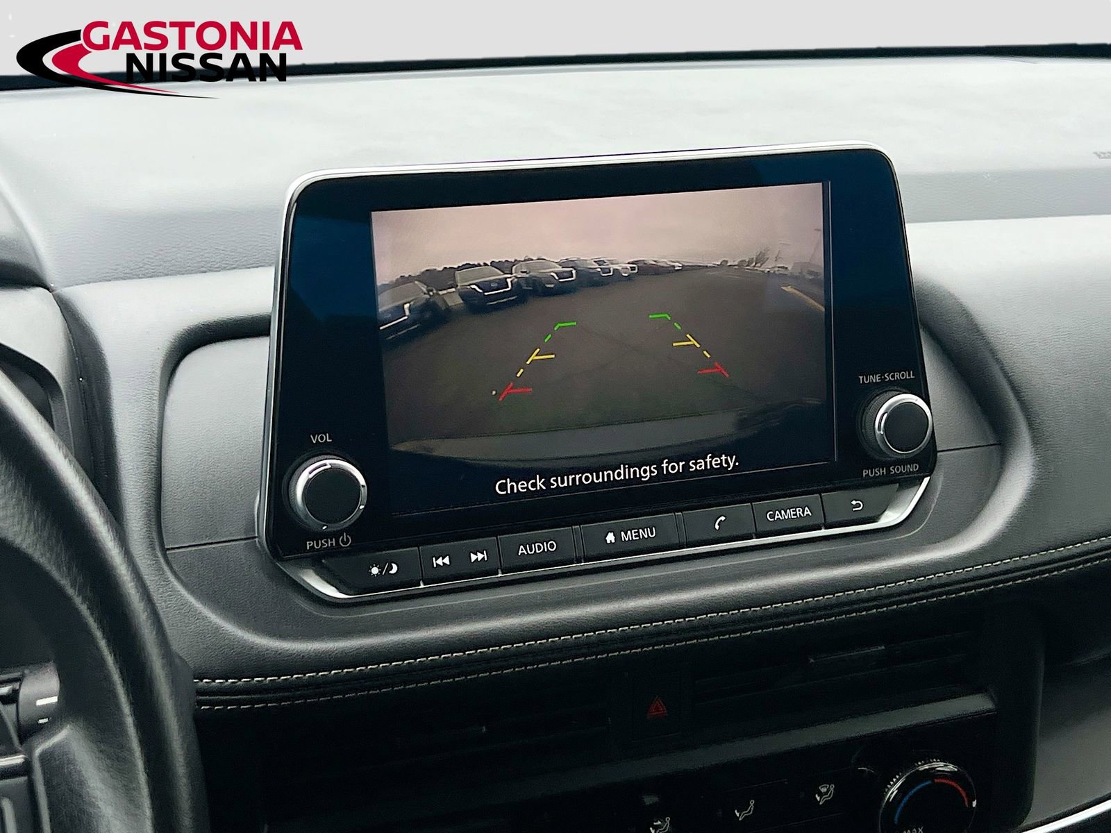 Used 2024 Nissan Rogue S image 17