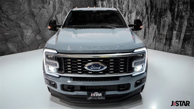 Used 2025 Ford F450 Platinum w/ FX4 Off-Road Package image 21