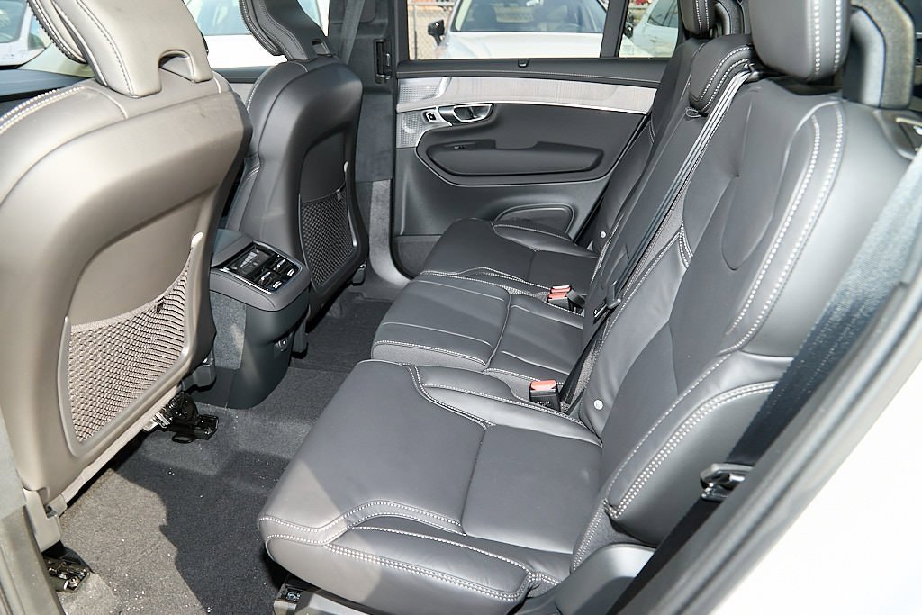 New 2026 Volvo XC90 B6 Ultra w/ Lounge Package image 19