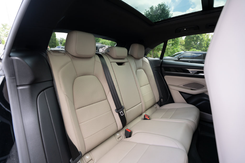 Used 2025 Porsche Macan 4 Electric AWD/4WD image 38
