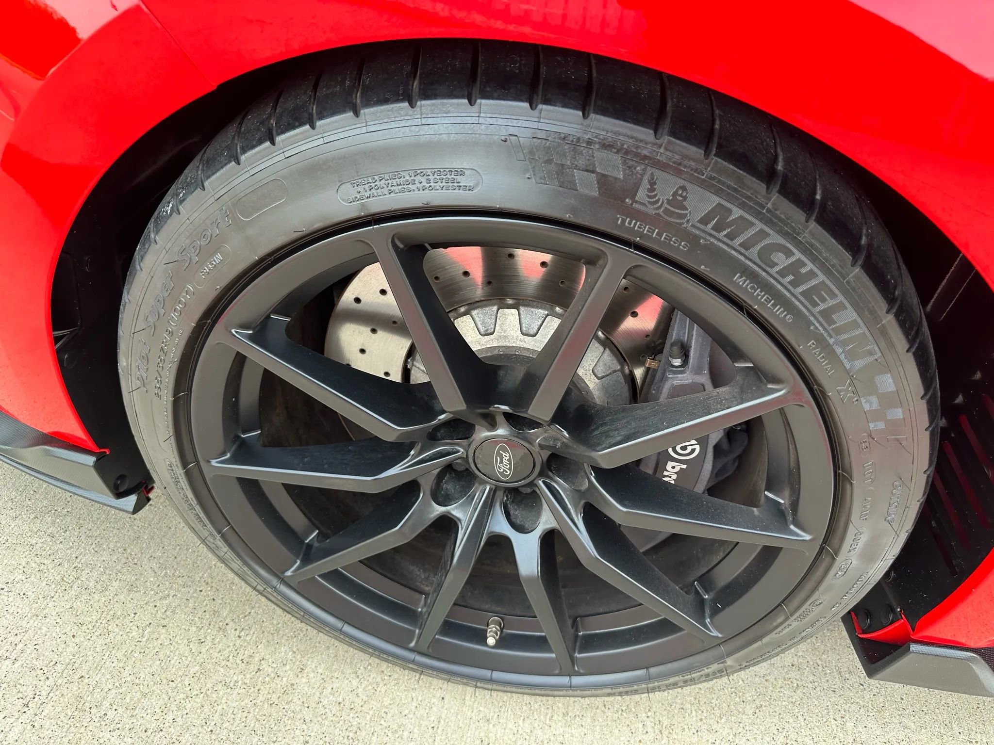 Used 2016 Ford Mustang Shelby GT350 w/ Technology Package image 4