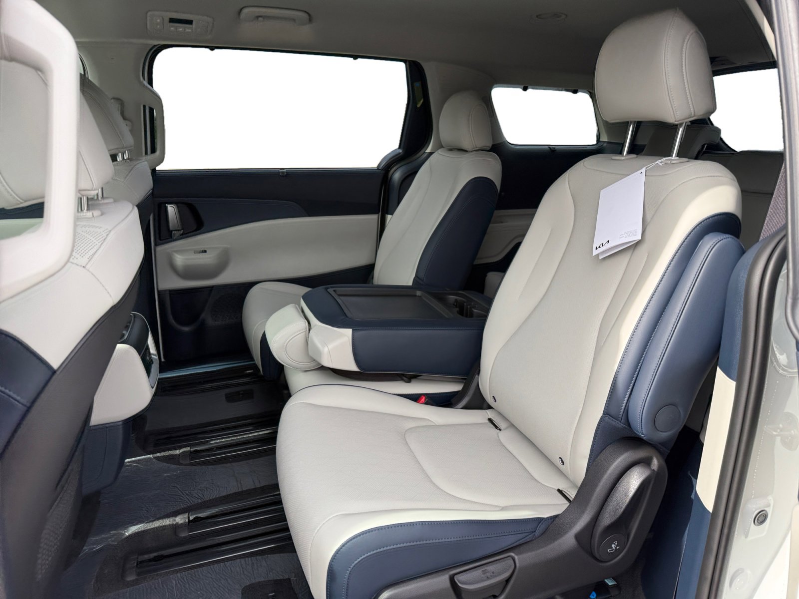 New 2026 Kia Carnival EX FWD image 16