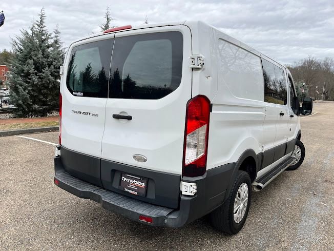 Used 2015 Ford Transit 250 130 Low Roof w/ Exterior Upgrade Package image 28
