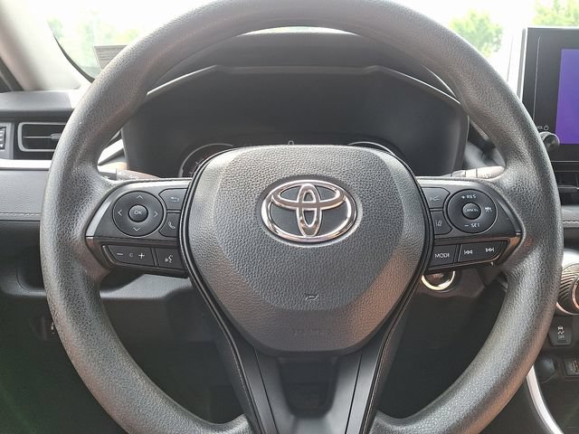 Used 2024 Toyota RAV4 XLE AWD/4WD image 18