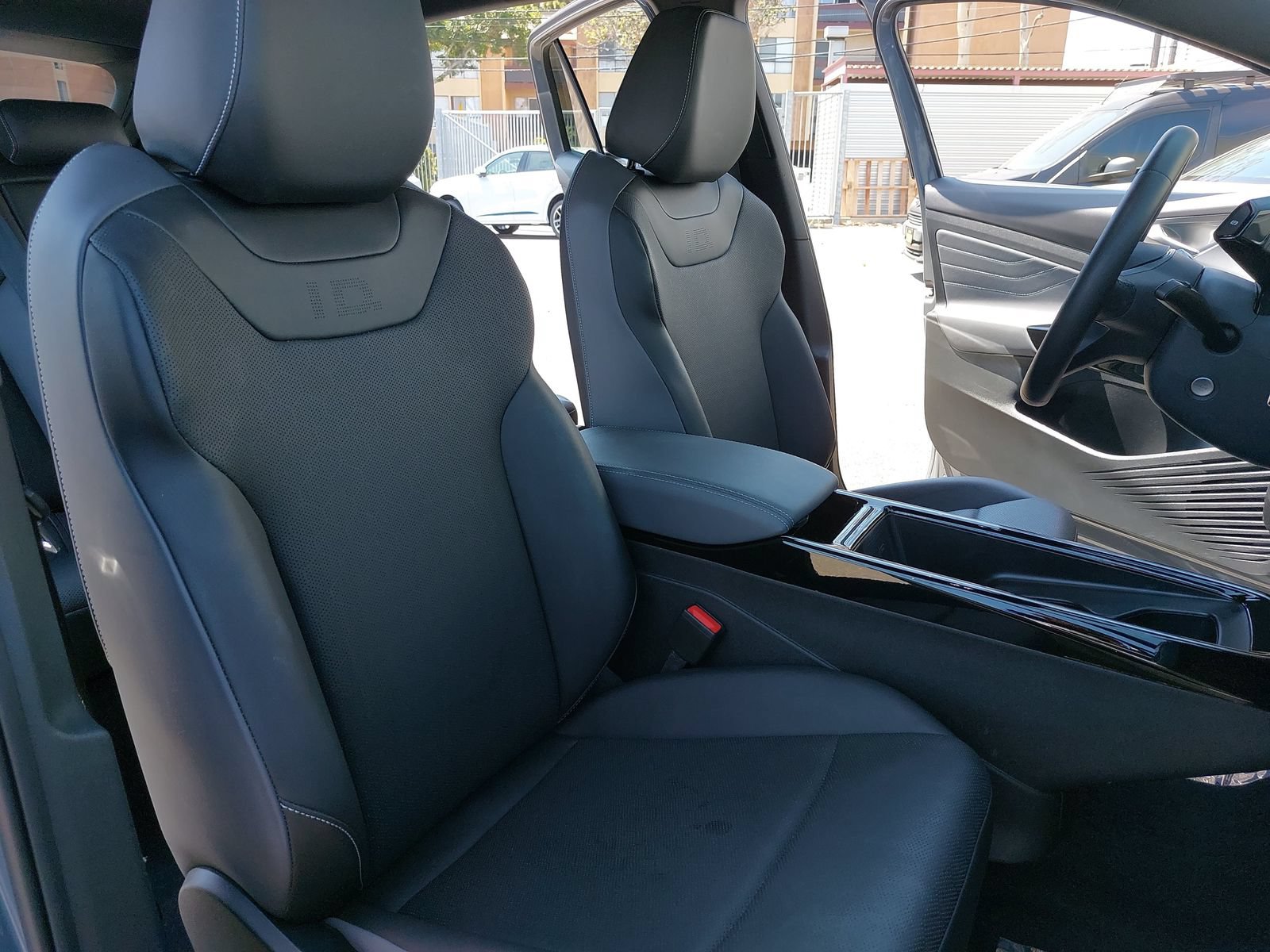 Used 2023 Volkswagen ID.4 Pro S Plus AWD/4WD image 10