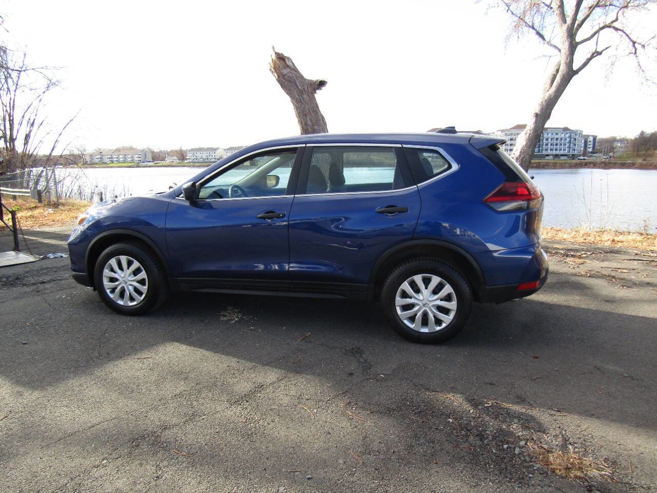 Used 2020 Nissan Rogue S image 4