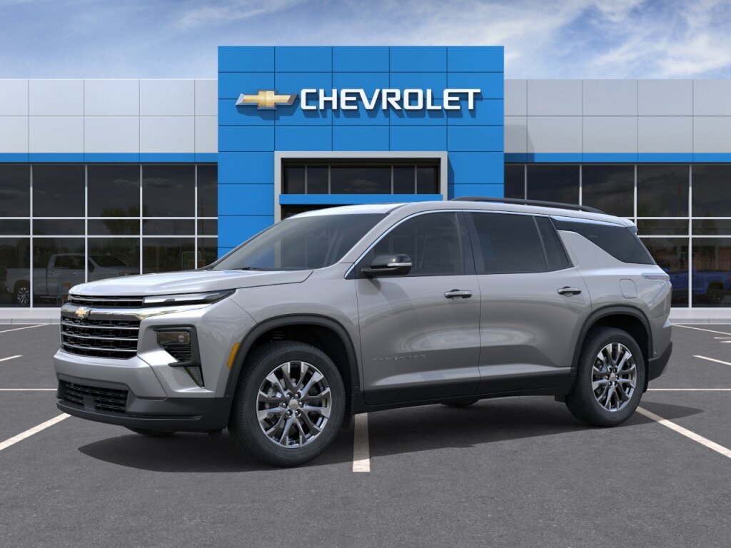 New 2026 Chevrolet Traverse LT w/ Sun and Wheel Package FWD image 3