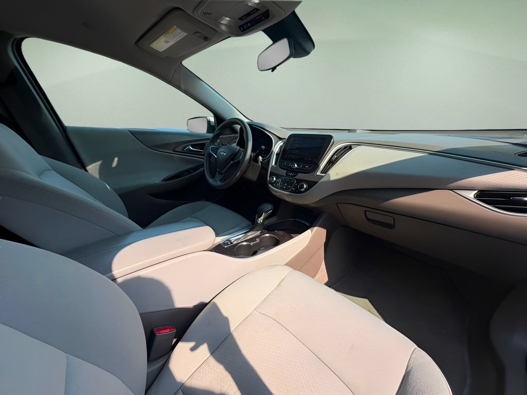 Used 2022 Chevrolet Malibu LT FWD image 11