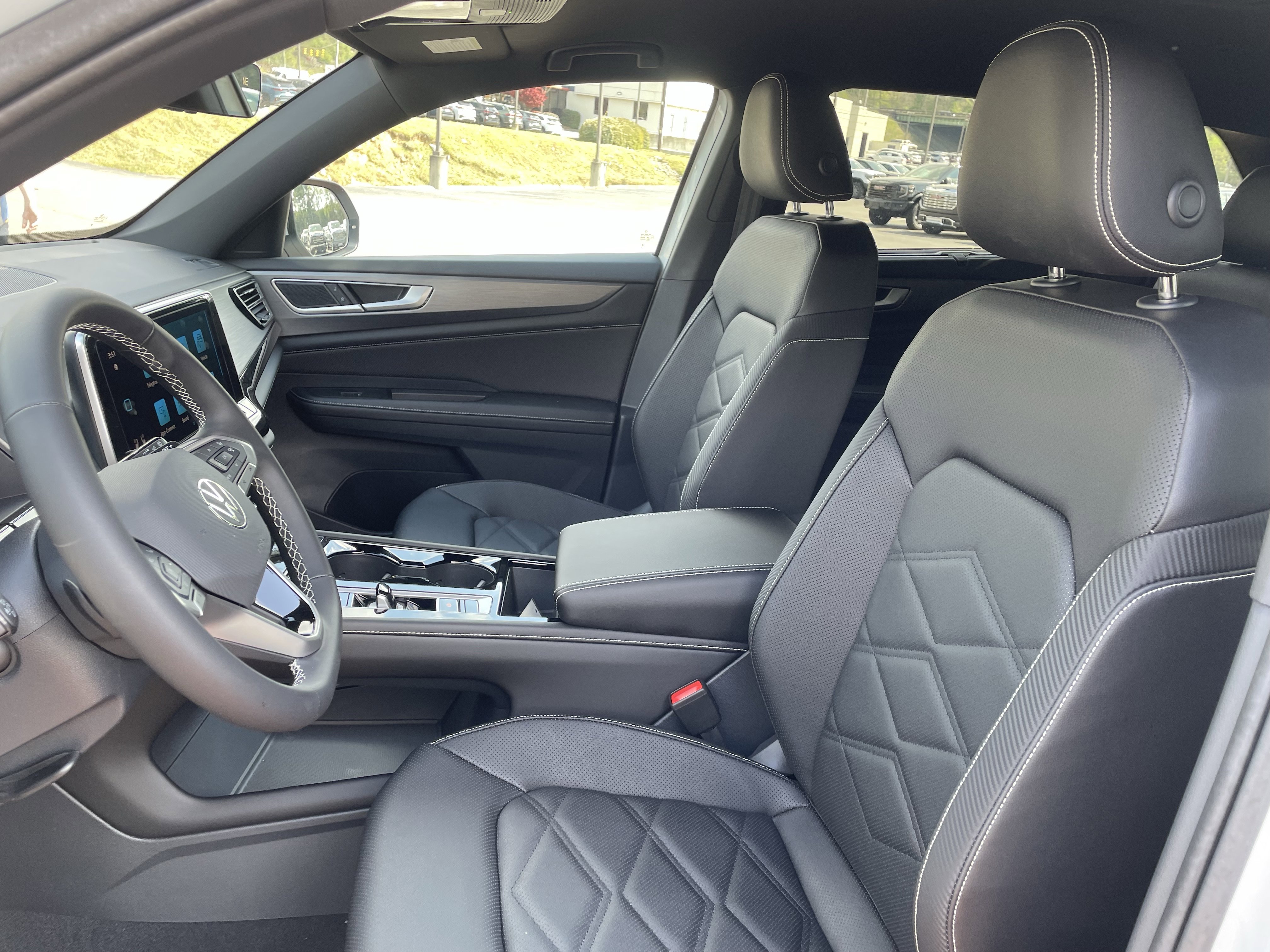 New 2026 Volkswagen Atlas Cross Sport SE image 14