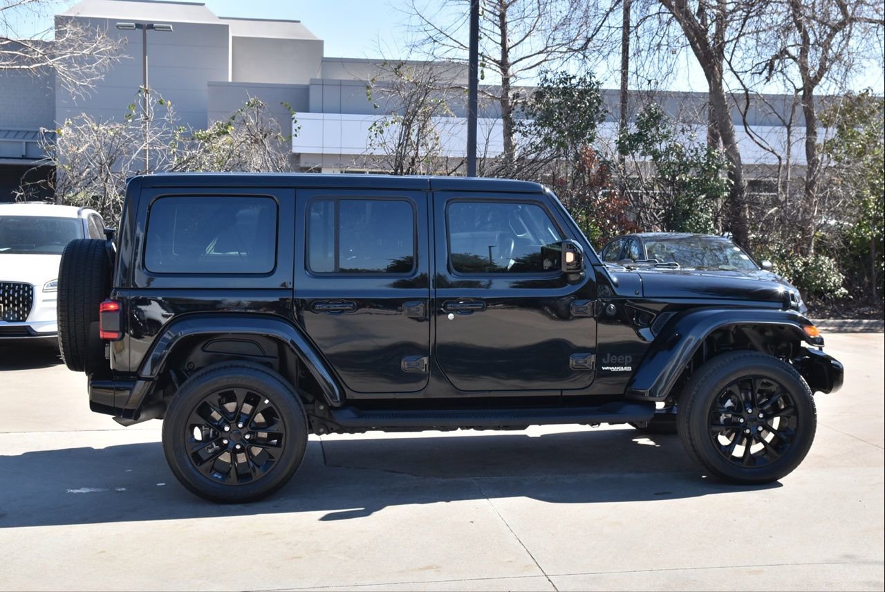 Used 2022 Jeep Wrangler Unlimited Sahara image 6