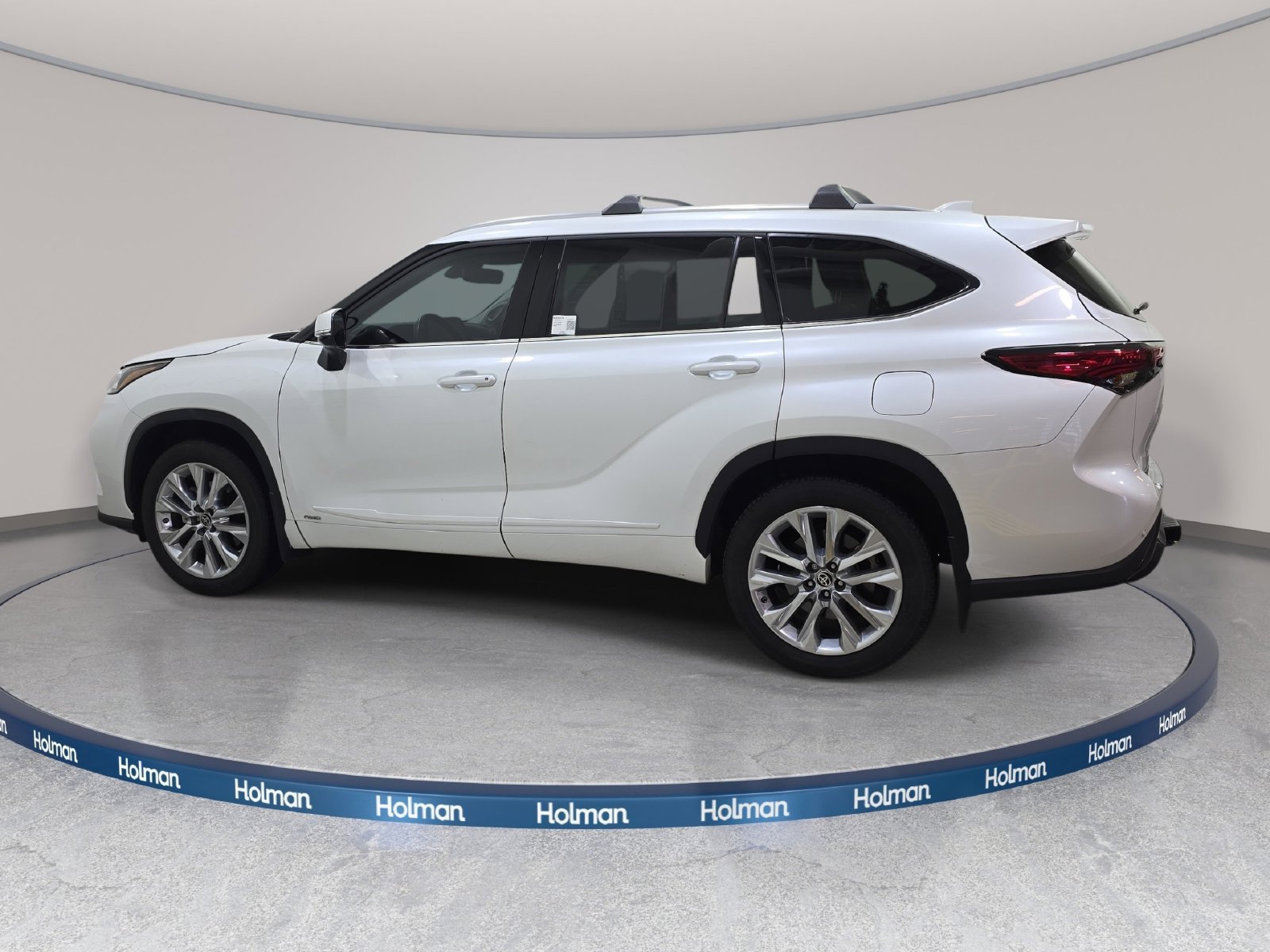 Used 2022 Toyota Highlander Limited w/ Protection Package #3 (TMS) AWD/4WD image 9