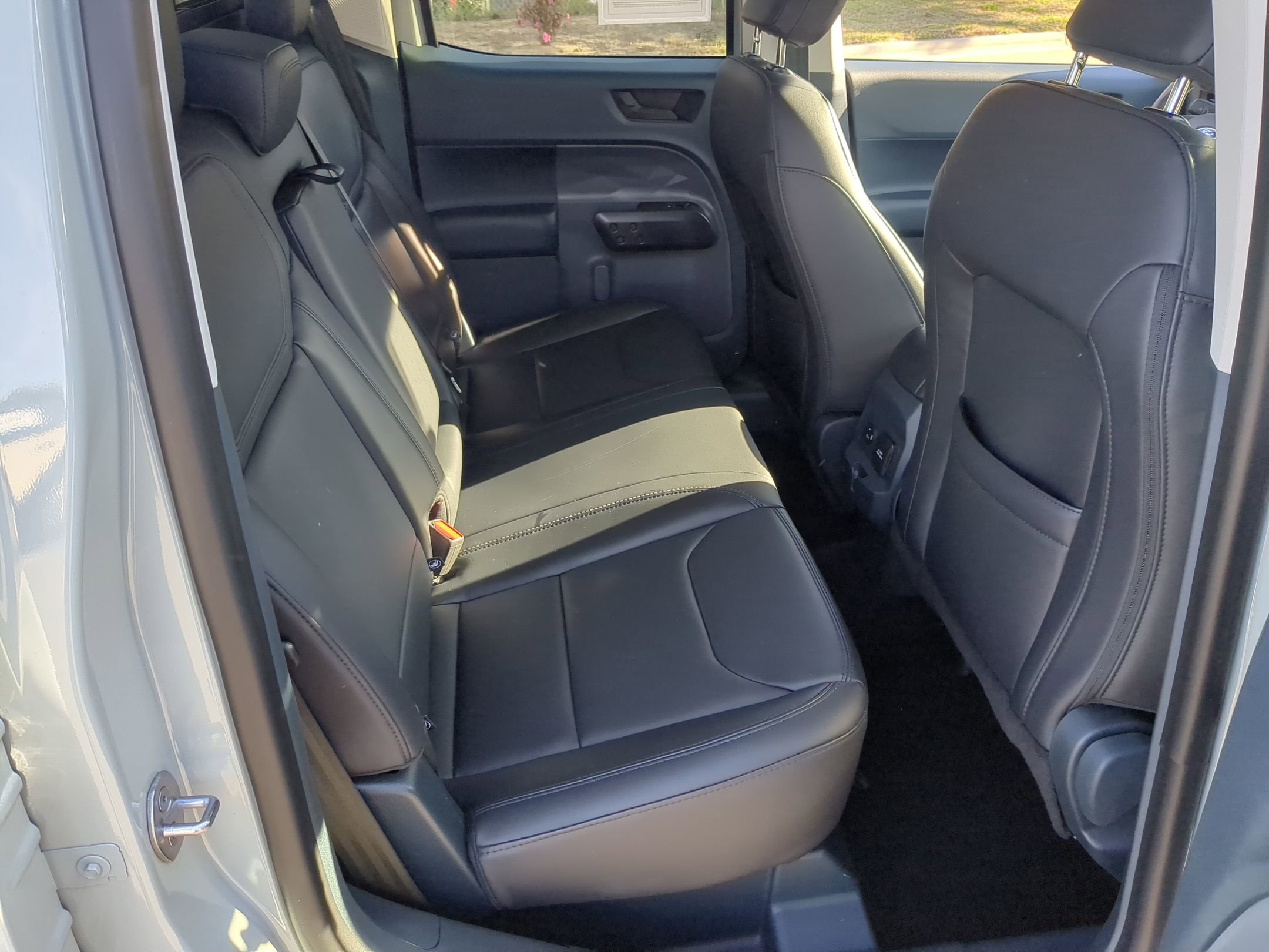 Used 2024 Ford Maverick Lariat w/ Black Appearance Package image 32
