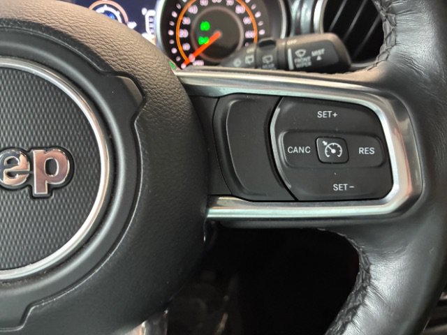 Used 2021 Jeep Wrangler Unlimited Sahara AWD/4WD image 17