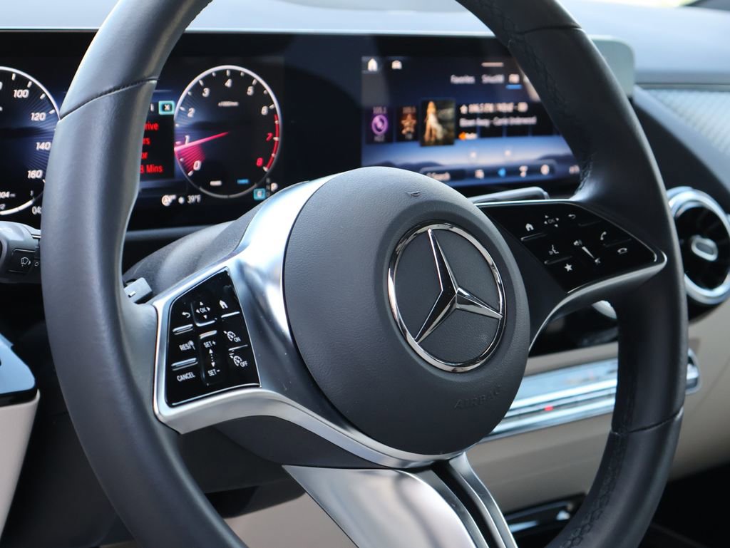 Certified 2025 Mercedes-Benz GLA 250 4MATIC image 20