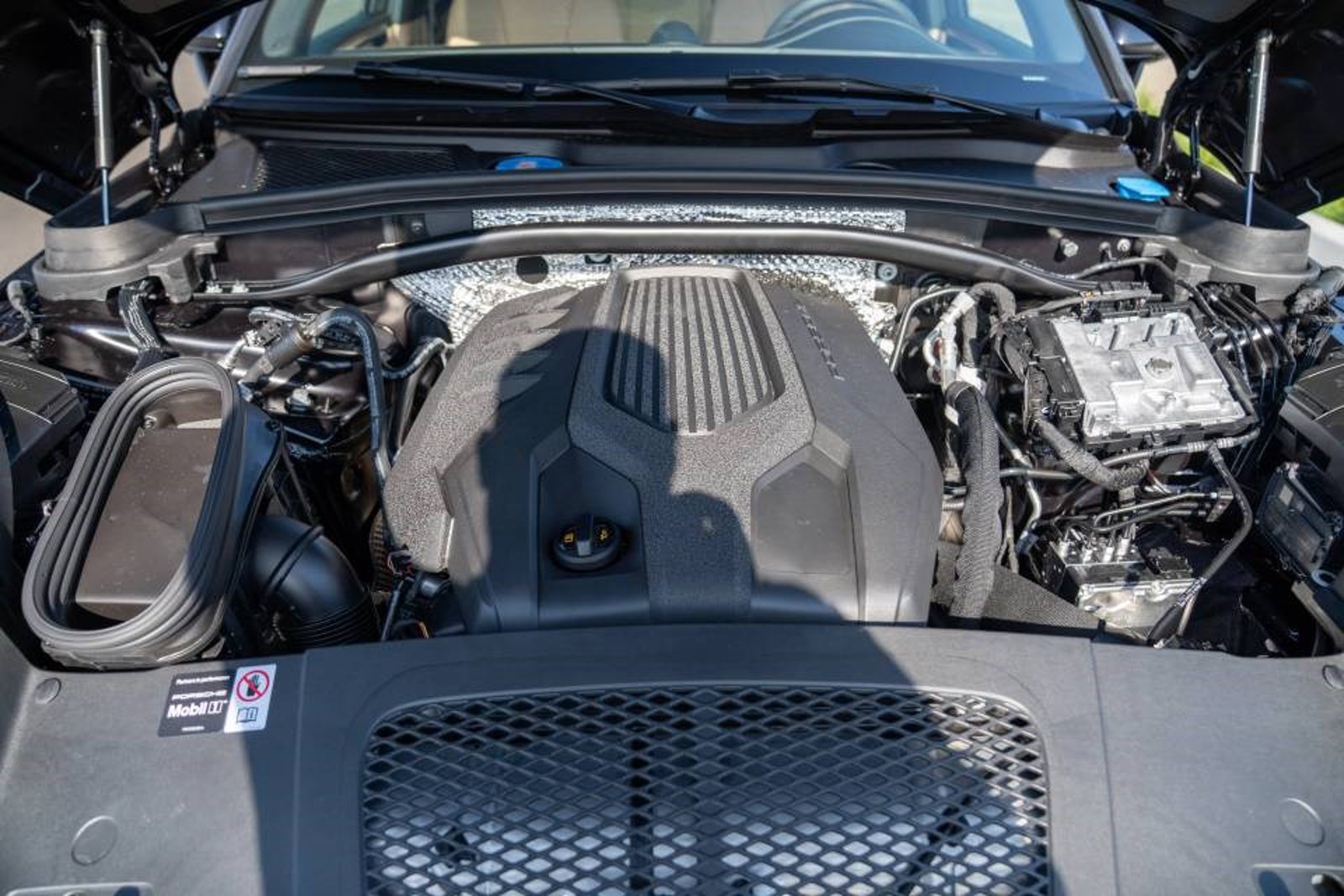 New 2026 Porsche Macan AWD/4WD image 29