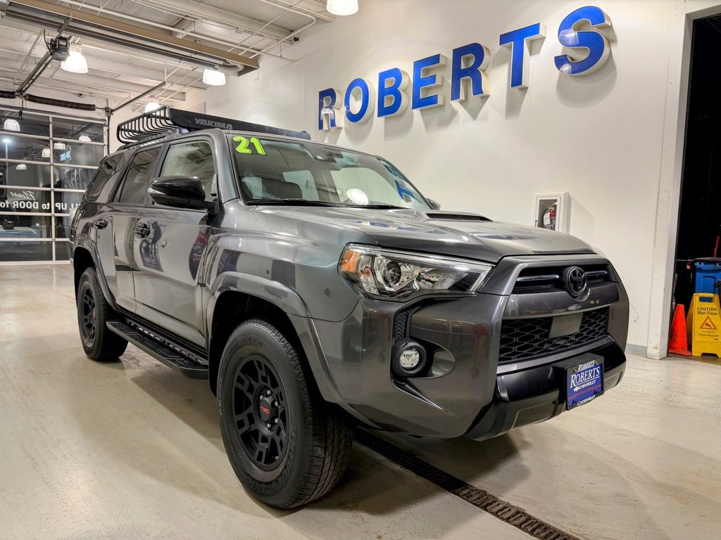 Used 2021 Toyota 4Runner Venture w/ Moonroof Package image 2