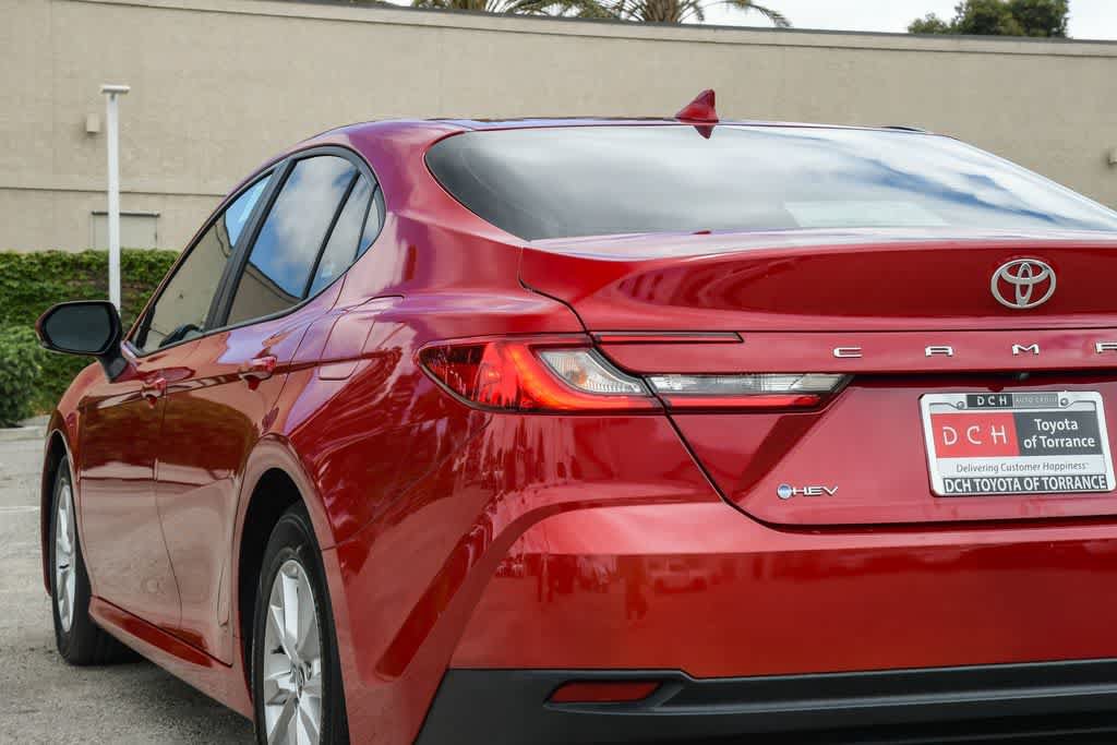 Used 2025 Toyota Camry LE FWD image 6