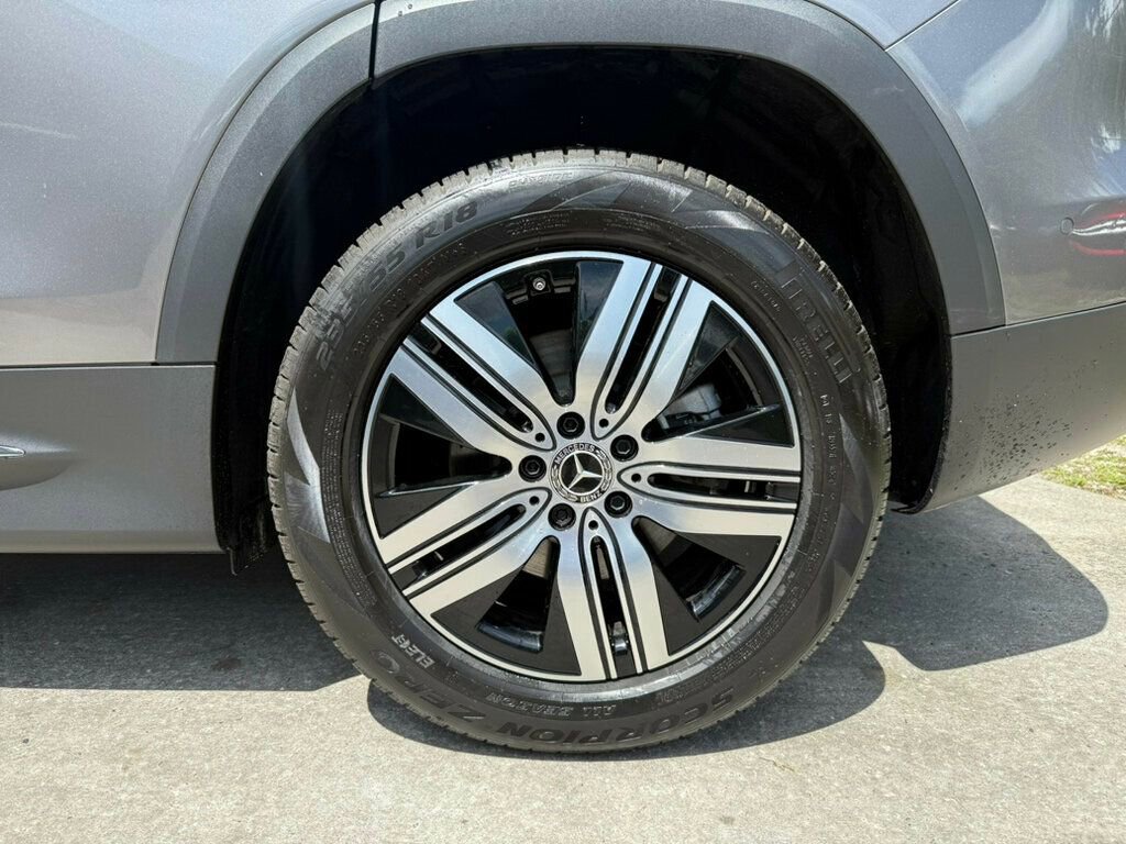 Used 2025 Mercedes-Benz EQB 300 4MATIC image 11