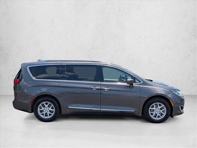Used 2020 Chrysler Pacifica Touring-L FWD video 4