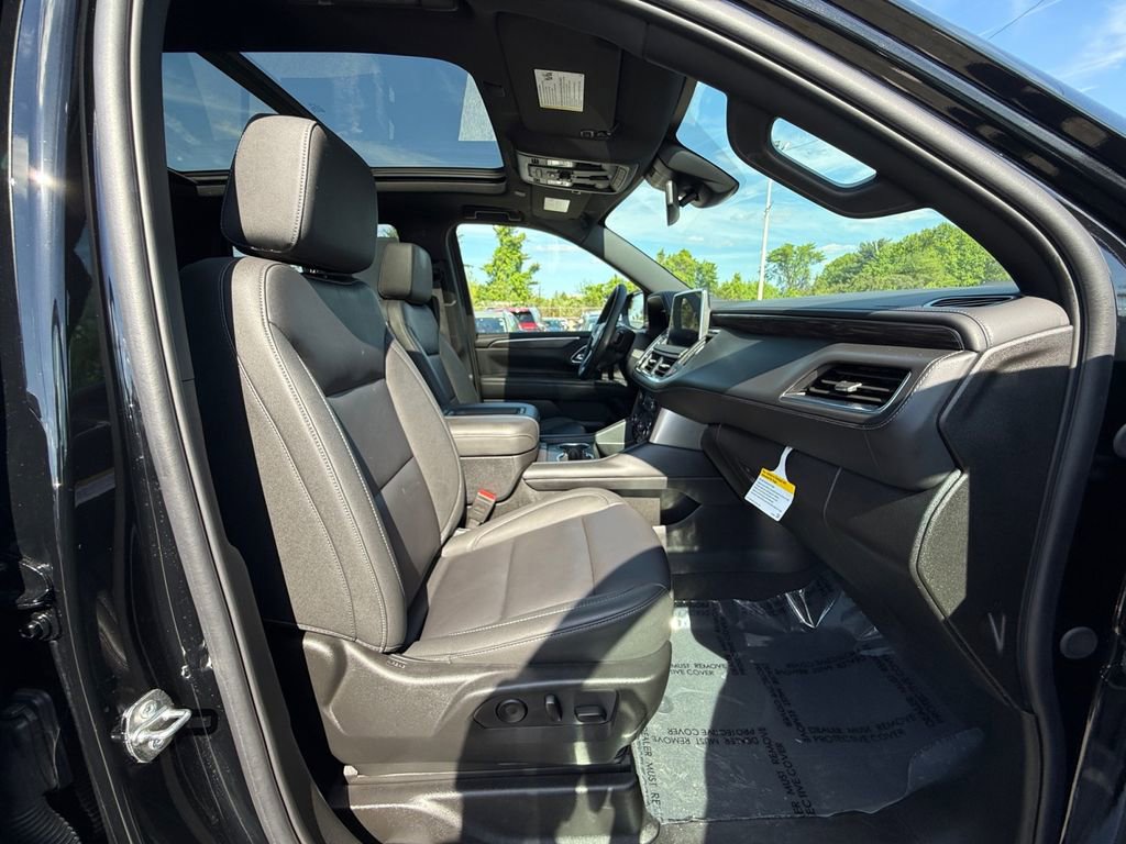 Used 2024 Chevrolet Tahoe LT w/ Luxury Package AWD/4WD image 23