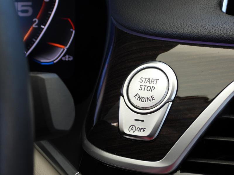 Used 2021 BMW 740i w/ Premium Package image 58