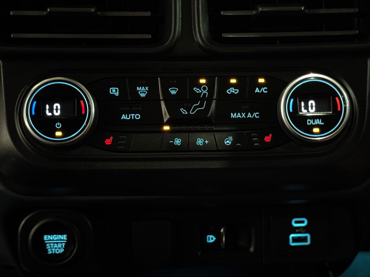 Used 2022 Ford Maverick Lariat w/ Lariat Luxury Package image 29