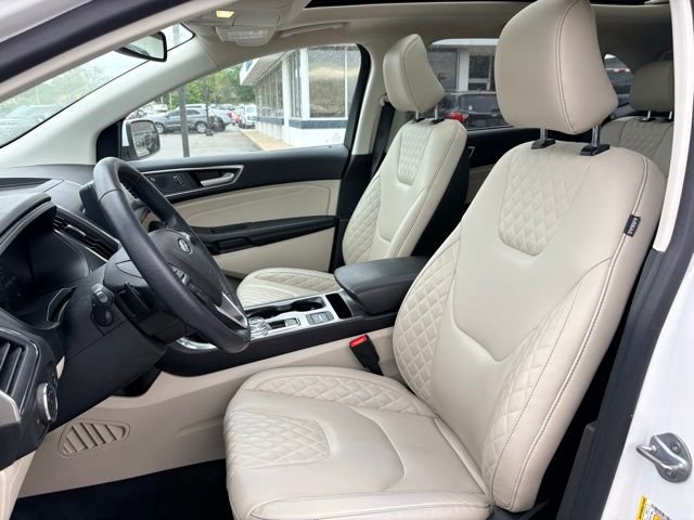 Used 2023 Ford Edge Titanium w/ Class II Trailer Tow Package AWD/4WD image 4