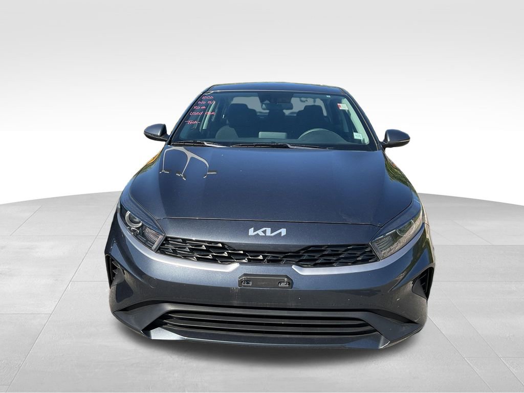 Used 2023 Kia Forte LXS w/ LXS Technology Package FWD image 3