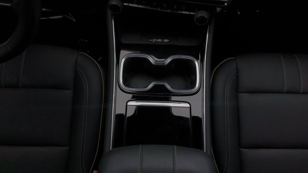 Used 2025 Chevrolet Traverse High Country FWD image 15