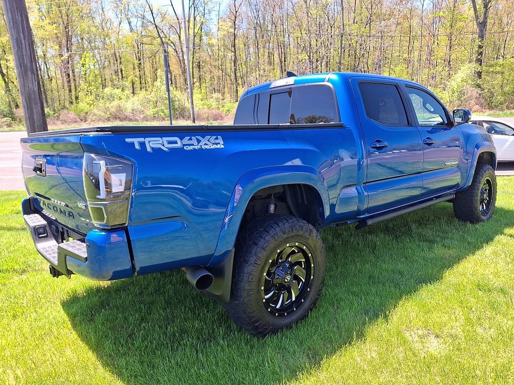 Used 2017 Toyota Tacoma TRD Off-Road AWD/4WD image 5