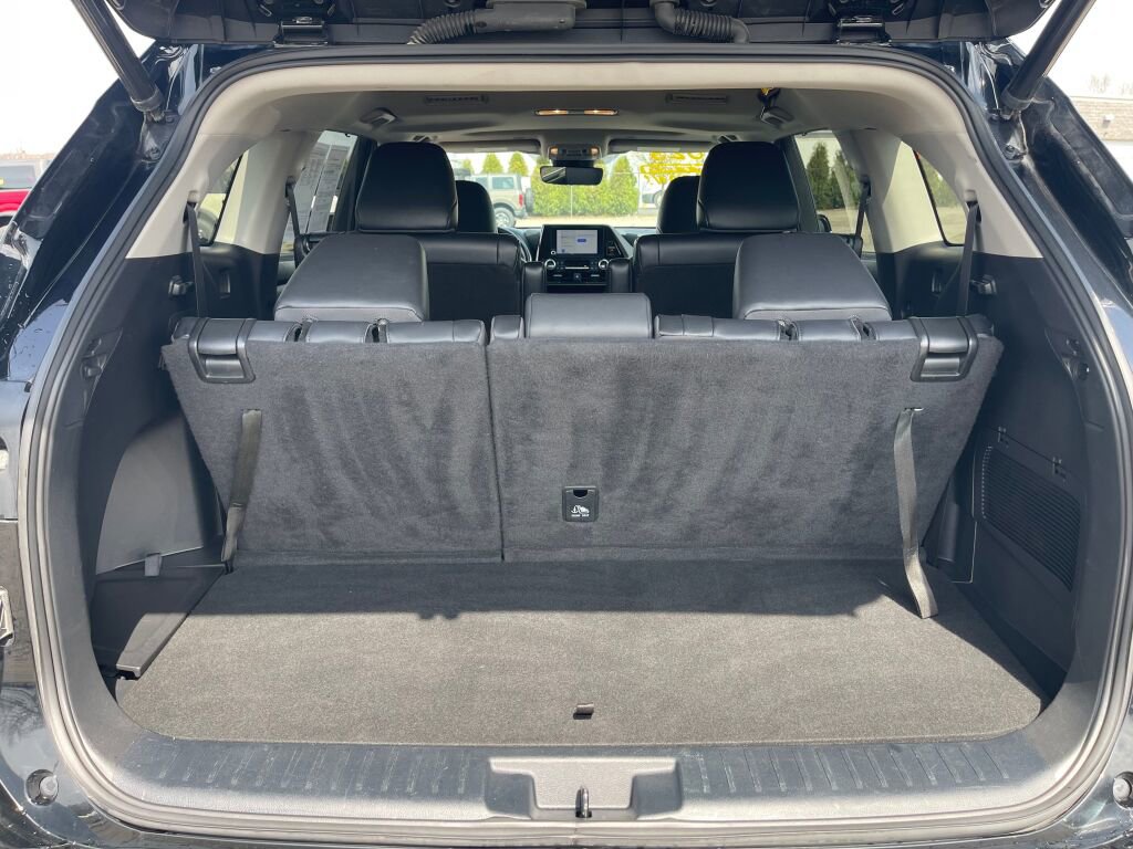 Used 2023 Toyota Highlander XLE image 27