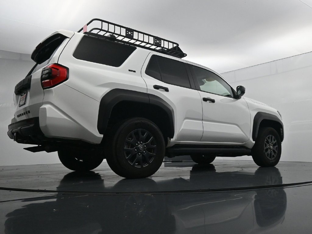 Used 2025 Toyota 4Runner SR5 AWD/4WD image 38