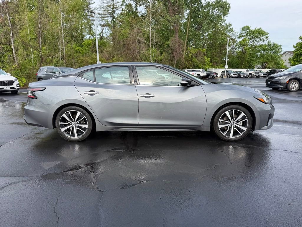 Used 2023 Nissan Maxima SV w/ Floor Mat Group FWD image 5