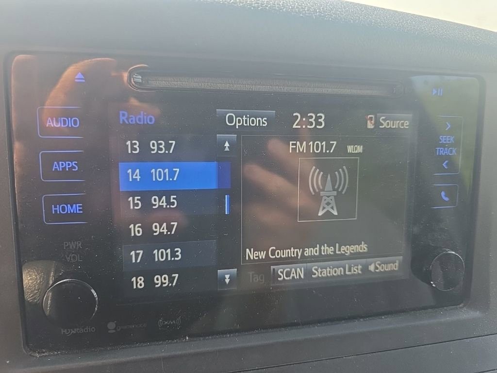 Used 2016 Toyota Sienna LE FWD image 17