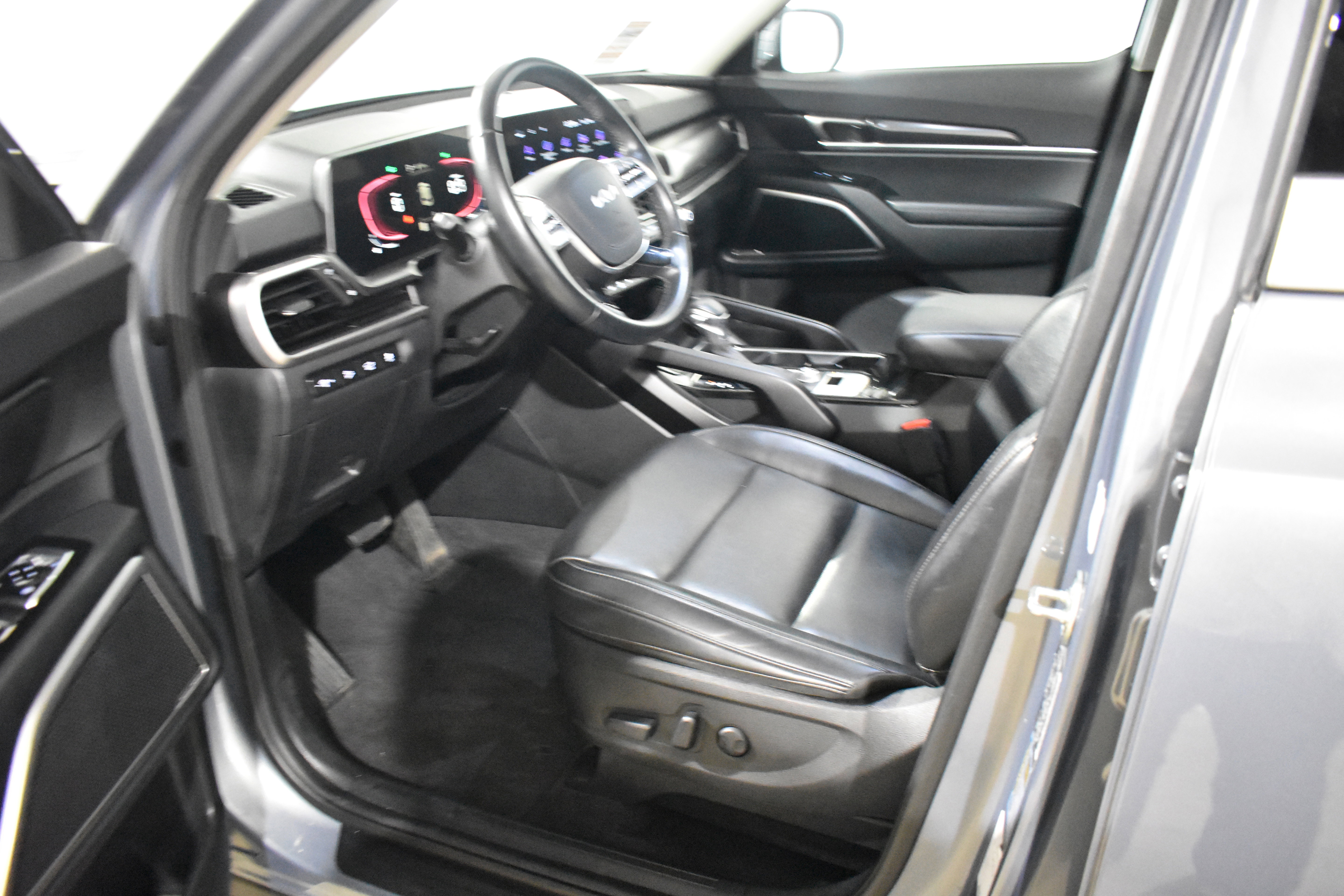 Used 2025 Kia Telluride S image 24