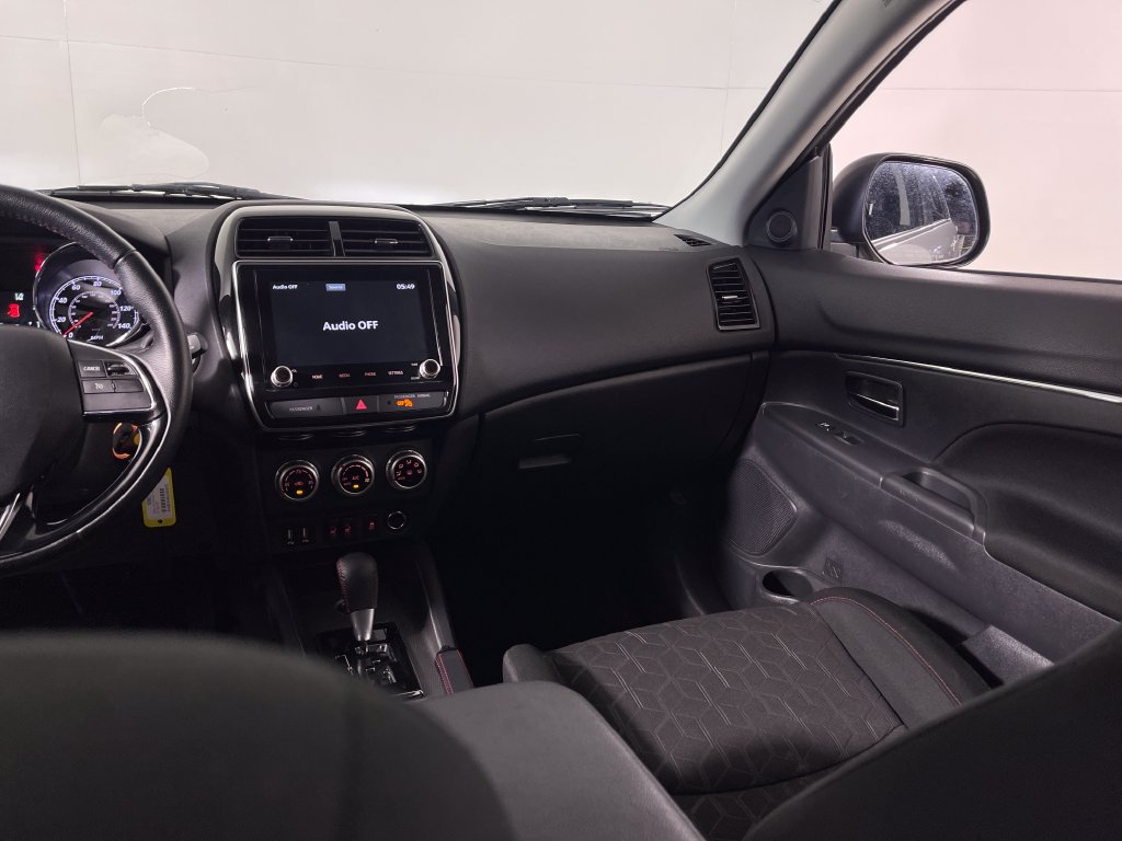 Used 2025 Mitsubishi Outlander Sport ES AWD/4WD image 17